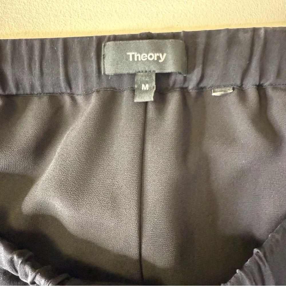 Theory Black Relaxed Fit Cargo Ankle Pants Size Medium | Pull-On Style - Picture 4 of 7